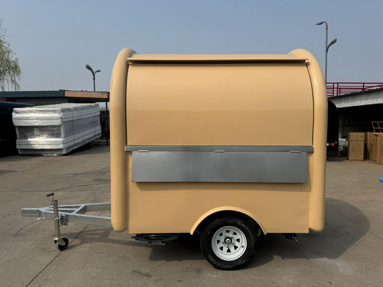 Remorque food truck demi-ronde Classic 220×160 Beige RAL 1001 équipée — vue 5