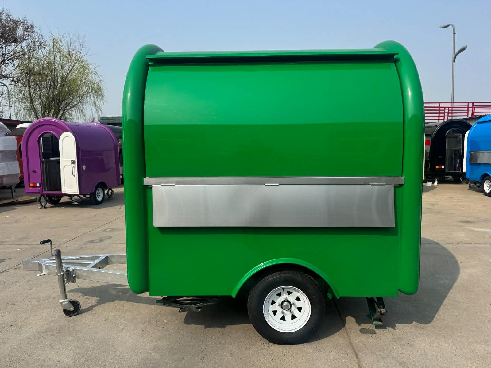 Remorque food truck demi-ronde Classic 220×160 Vert brillant RAL 6038 — vue 3