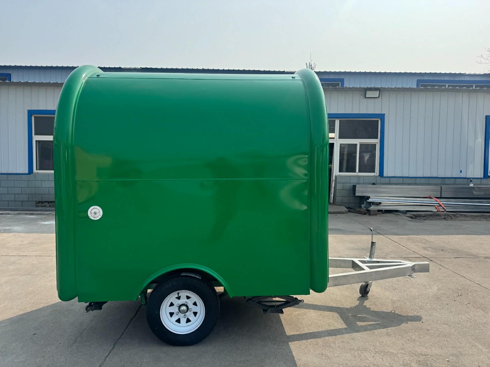 Remorque food truck demi-ronde Classic 220×160 Vert brillant RAL 6038 — vue 4