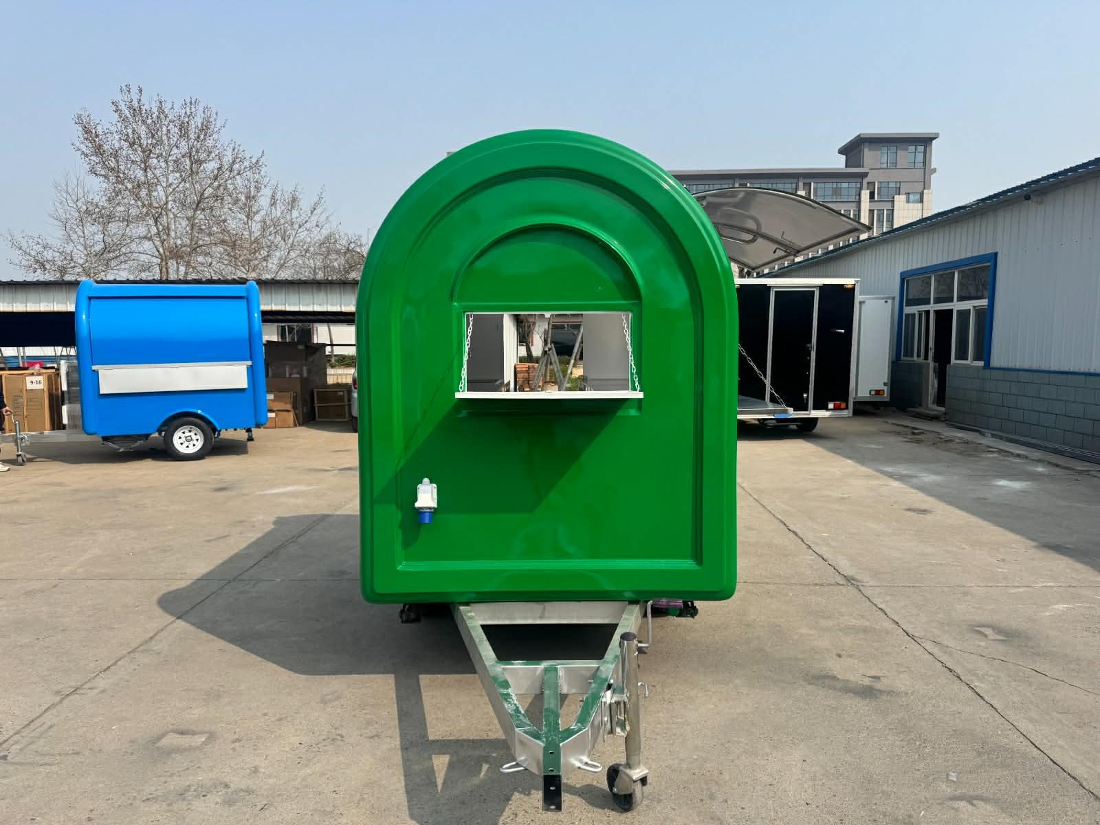 Remorque food truck demi-ronde Classic 220×160 Vert brillant RAL 6038 — vue 6