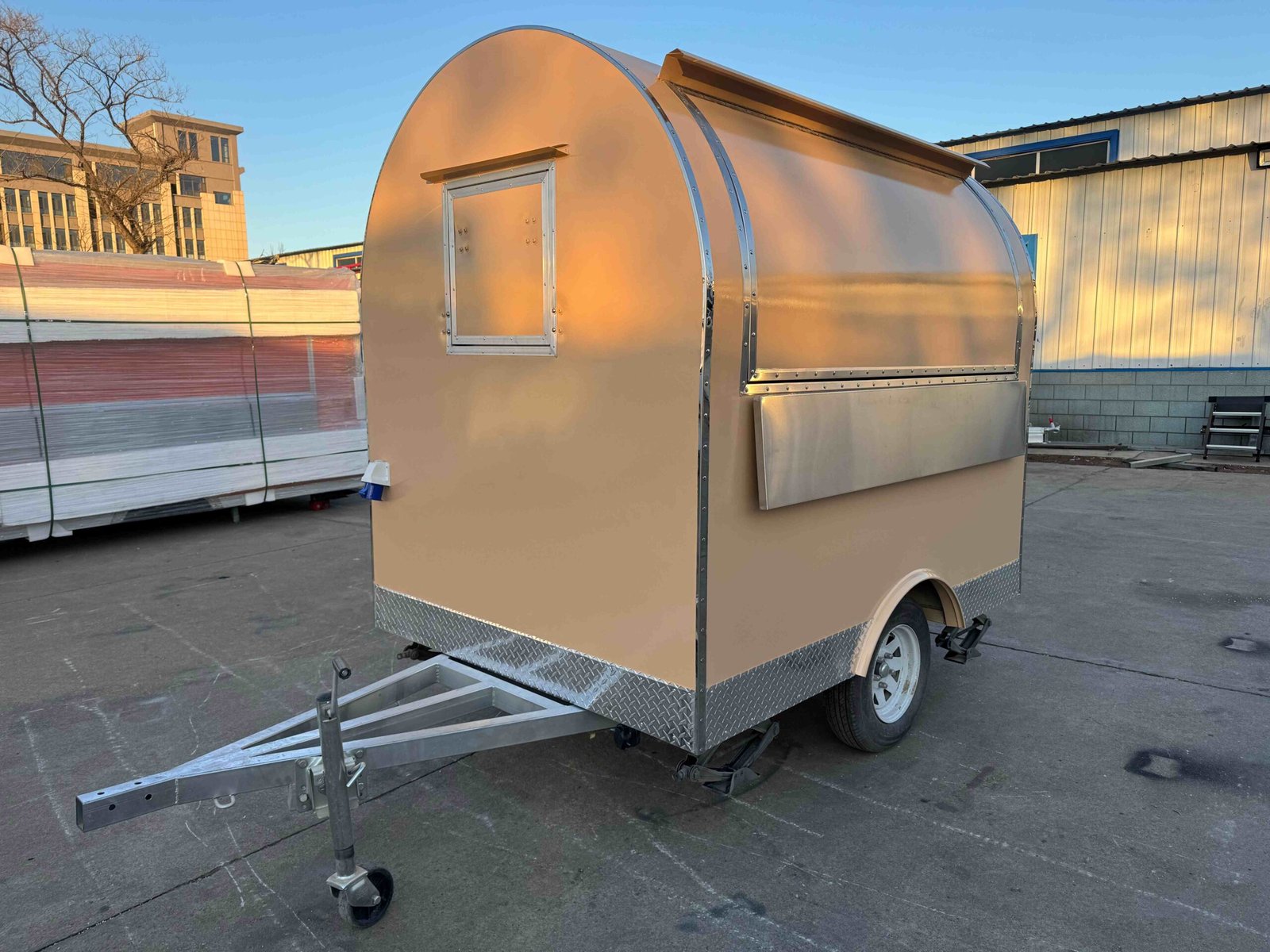 Remorque food truck demi-ronde Nouvelle Génération 220×160 Beige RAL 1001 Frigo dual 1,5 m — vue 9