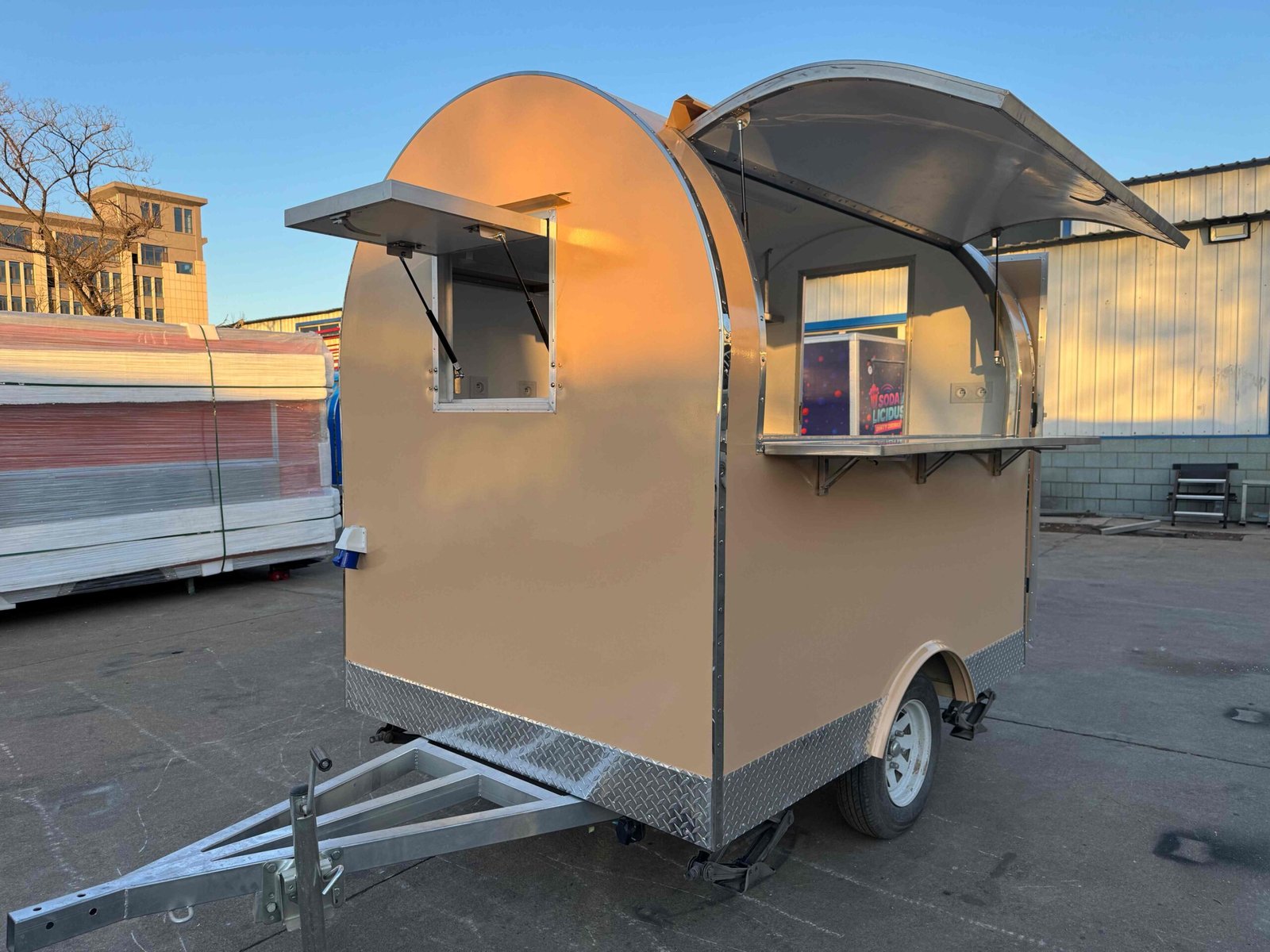Remorque food truck demi-ronde Nouvelle Génération 220×160 Beige RAL 1001 Frigo dual 1,5 m — vue 11