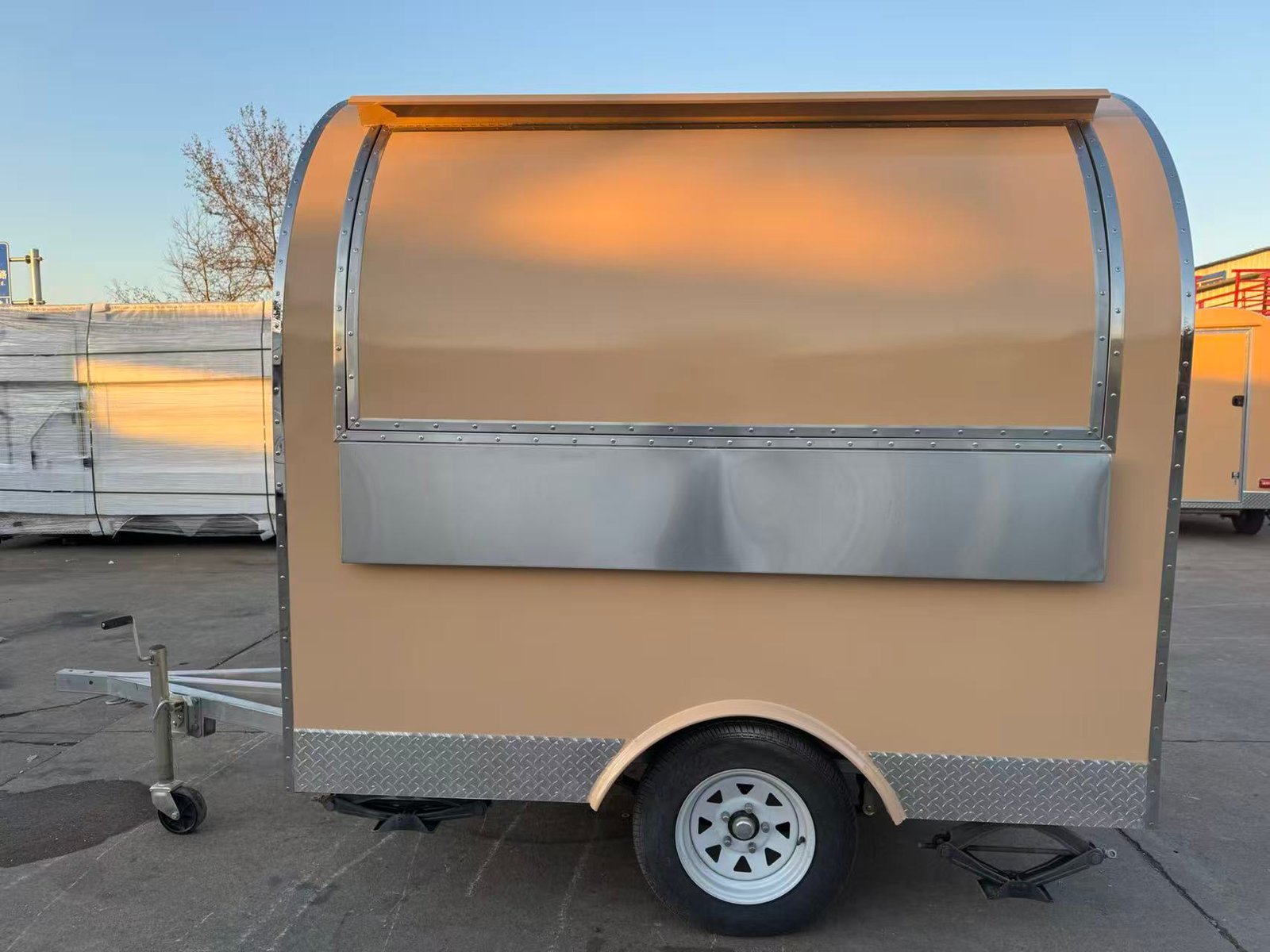 Remorque food truck demi-ronde Nouvelle Génération 220×160 Beige RAL 1001 — vue 15